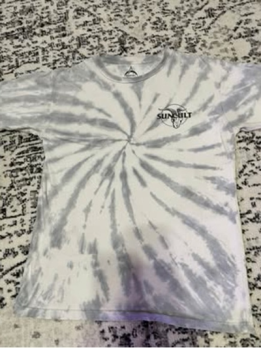 Tie-Dye Suncult T-Shirt in Light Gray